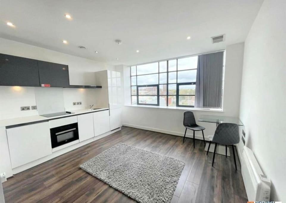533 Luxury Double Sleeps Two * Birmingham
